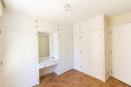 Apartamento à venda com 180m², 4 quartos e 2 vagas Apartamento à venda com 180m², 4 quartos e 2 vagasQuarto 1