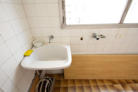 Apartamento à venda com 180m², 4 quartos e 2 vagas Apartamento à venda com 180m², 4 quartos e 2 vagasÁrea de Serviço