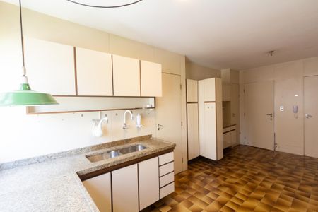 Apartamento à venda com 180m², 4 quartos e 2 vagas Apartamento à venda com 180m², 4 quartos e 2 vagasCozinha