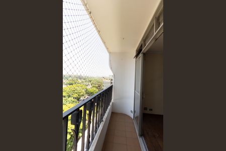 Apartamento à venda com 180m², 4 quartos e 2 vagas Apartamento à venda com 180m², 4 quartos e 2 vagasVaranda