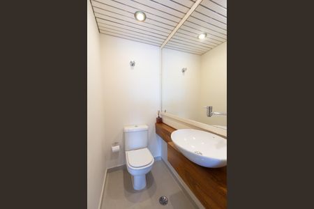 Apartamento à venda com 180m², 4 quartos e 2 vagas Apartamento à venda com 180m², 4 quartos e 2 vagasLavabo