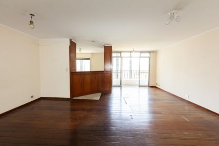 Apartamento à venda com 180m², 4 quartos e 2 vagas Apartamento à venda com 180m², 4 quartos e 2 vagasSala