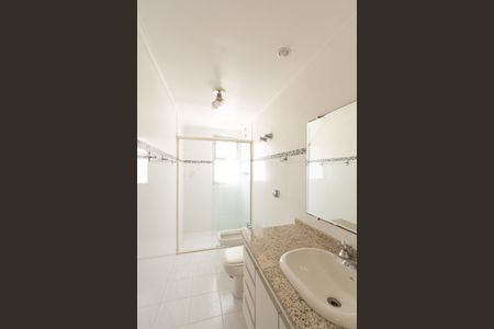 Apartamento à venda com 180m², 4 quartos e 2 vagas Apartamento à venda com 180m², 4 quartos e 2 vagasBanheiro