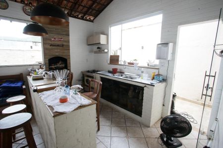 Casa à venda com 240m², 3 quartos e 3 vagasEspaço Gourmet