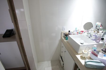 Casa à venda com 240m², 3 quartos e 3 vagasBanheiro do Quarto Suíte