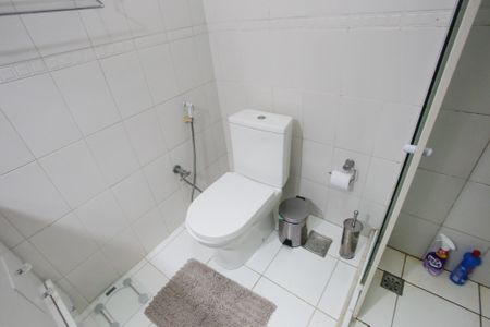 Casa à venda com 240m², 3 quartos e 3 vagasBanheiro Social 2