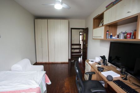 Casa à venda com 240m², 3 quartos e 3 vagasQuarto 2