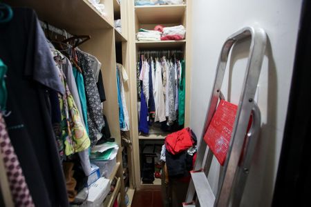 Casa à venda com 240m², 3 quartos e 3 vagasCloset do Quarto Suíte