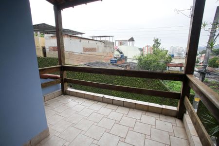 Casa à venda com 240m², 3 quartos e 3 vagasVaranda do Quarto Suíte