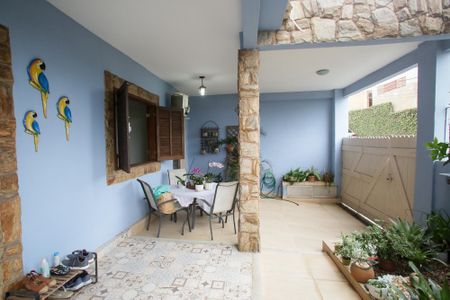 Casa à venda com 240m², 3 quartos e 3 vagasVaranda