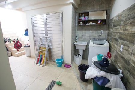 Casa à venda com 240m², 3 quartos e 3 vagasÁrea de Serviço