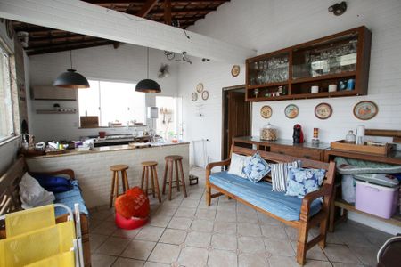 Casa à venda com 240m², 3 quartos e 3 vagasEspaço Gourmet