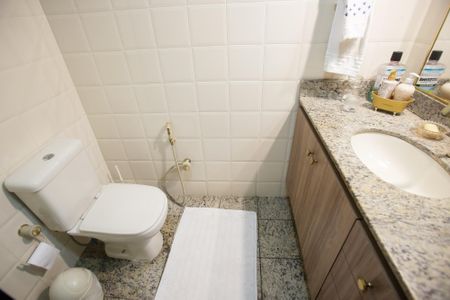 Casa à venda com 240m², 3 quartos e 3 vagasBanheiro Social 1