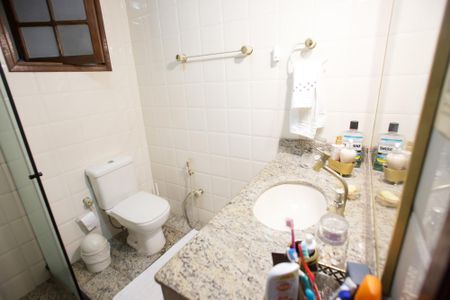 Casa à venda com 240m², 3 quartos e 3 vagasBanheiro Social 1