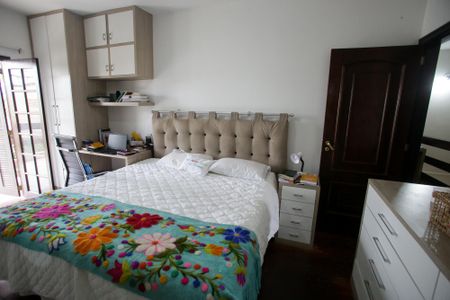 Casa à venda com 240m², 3 quartos e 3 vagasQuarto Suíte