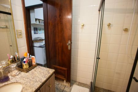 Casa à venda com 240m², 3 quartos e 3 vagasBanheiro Social 1
