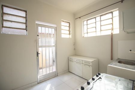 Casa para alugar com 50m², 2 quartos e 2 vagasCozinha