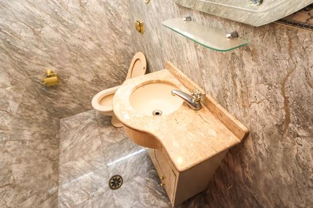 Lavabo de casa para alugar com 4 quartos, 140m² em Vila Moinho Velho, São Paulo