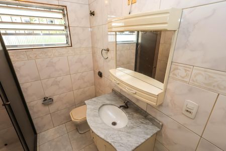 Casa à venda com 140m², 4 quartos e 1 vaga Casa à venda com 140m², 4 quartos e 1 vagaBanheiro