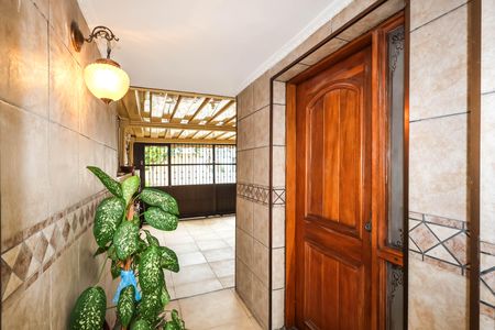 Casa à venda com 140m², 4 quartos e 1 vaga Casa à venda com 140m², 4 quartos e 1 vagaGaragem