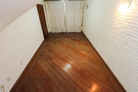 Casa à venda com 140m², 4 quartos e 1 vaga Casa à venda com 140m², 4 quartos e 1 vagaSala