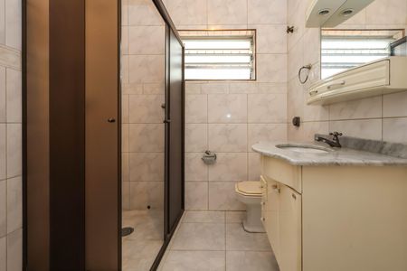 Casa à venda com 140m², 4 quartos e 1 vaga Casa à venda com 140m², 4 quartos e 1 vagaBanheiro