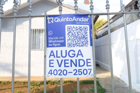 Casa à venda com 78m², 3 quartos e 3 vagasPlaca instalada na grade da fachada do imóvel - Código da placa: COXT-135