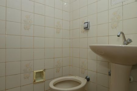 Casa à venda com 78m², 3 quartos e 3 vagasBanheiro