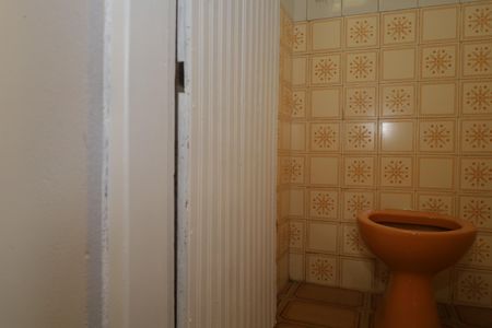 Casa à venda com 78m², 3 quartos e 3 vagasBanheiro da área externa