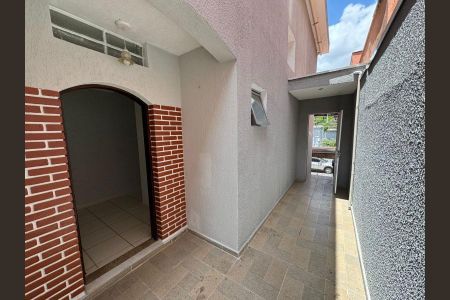 Casa à venda com 165m², 4 quartos e 2 vagas Casa à venda com 165m², 4 quartos e 2 vagasFoto 02