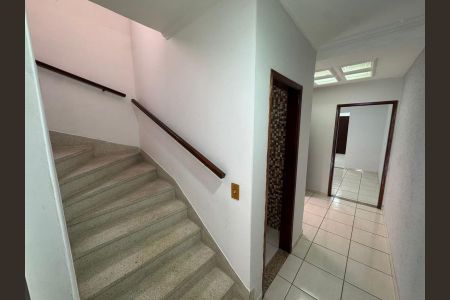 Casa à venda com 165m², 4 quartos e 2 vagas Casa à venda com 165m², 4 quartos e 2 vagasFoto 12