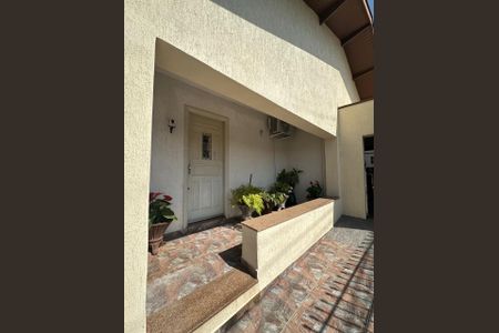 Casa à venda com 125m², 3 quartos e 2 vagas Casa à venda com 125m², 3 quartos e 2 vagasFoto 02