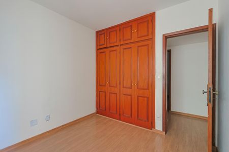 Apartamento à venda com 130m², 4 quartos e 2 vagas Apartamento à venda com 130m², 4 quartos e 2 vagasQuarto 2