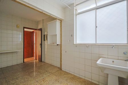 Apartamento à venda com 130m², 4 quartos e 2 vagas Apartamento à venda com 130m², 4 quartos e 2 vagasCozinha e Área de Serviço