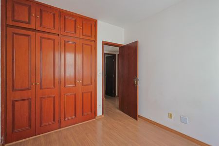 Apartamento à venda com 130m², 4 quartos e 2 vagas Apartamento à venda com 130m², 4 quartos e 2 vagasQuarto 2