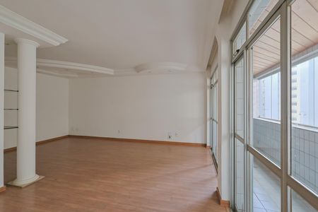 Apartamento à venda com 130m², 4 quartos e 2 vagas Apartamento à venda com 130m², 4 quartos e 2 vagasSala