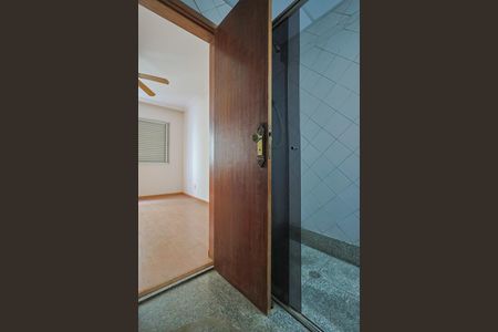 Apartamento à venda com 130m², 4 quartos e 2 vagas Apartamento à venda com 130m², 4 quartos e 2 vagasBanheiro da Suíte