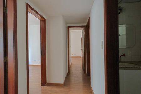 Apartamento à venda com 130m², 4 quartos e 2 vagas Apartamento à venda com 130m², 4 quartos e 2 vagasCorredor