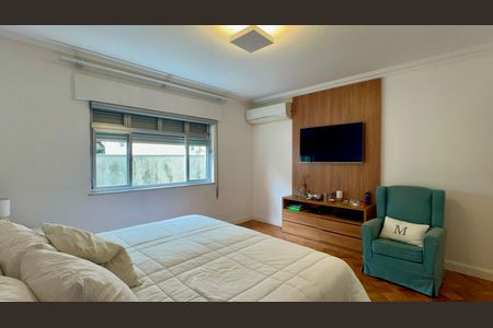 Apartamento à venda com 270m², 4 quartos e 2 vagasSuíte 1