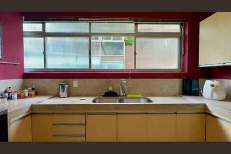 Apartamento à venda com 270m², 4 quartos e 2 vagasCozinha