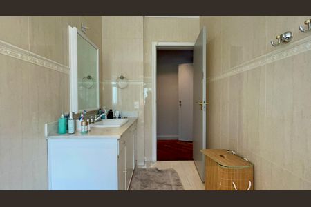 Apartamento à venda com 270m², 4 quartos e 2 vagasBanheiro