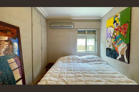 Apartamento à venda com 270m², 4 quartos e 2 vagasSuíte 2