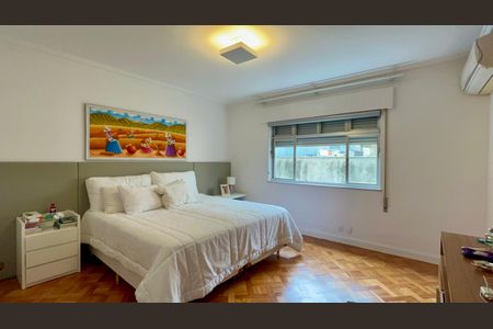 Apartamento à venda com 270m², 4 quartos e 2 vagasSuíte 1