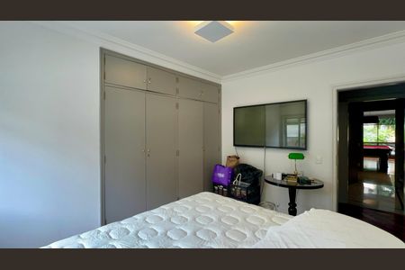 Apartamento à venda com 270m², 4 quartos e 2 vagasQuarto 1