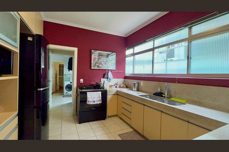 Apartamento à venda com 270m², 4 quartos e 2 vagasCopa