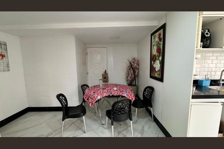 Apartamento à venda com 240m², 3 quartos e 3 vagasCozinha