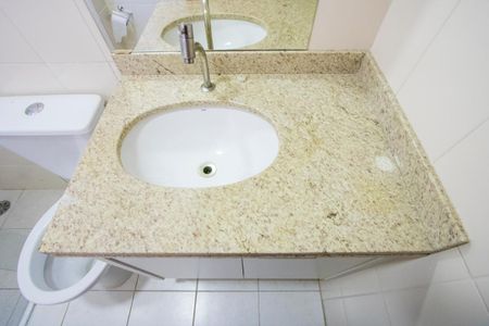 Apartamento à venda com 57m², 2 quartos e 1 vaga Apartamento à venda com 57m², 2 quartos e 1 vagaBanheiro social