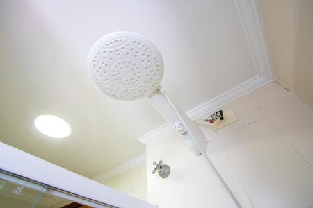 Apartamento à venda com 57m², 2 quartos e 1 vaga Apartamento à venda com 57m², 2 quartos e 1 vagaBanheiro social