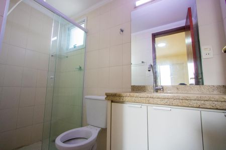 Apartamento à venda com 57m², 2 quartos e 1 vaga Apartamento à venda com 57m², 2 quartos e 1 vagaBanheiro do quarto 1