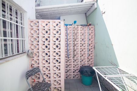 Casa à venda com 110m², 2 quartos e 1 vaga Casa à venda com 110m², 2 quartos e 1 vagaQuintal